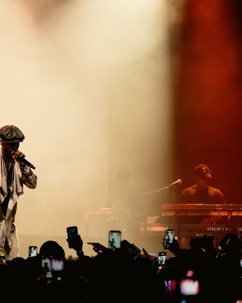 Michael Skidy live on stage